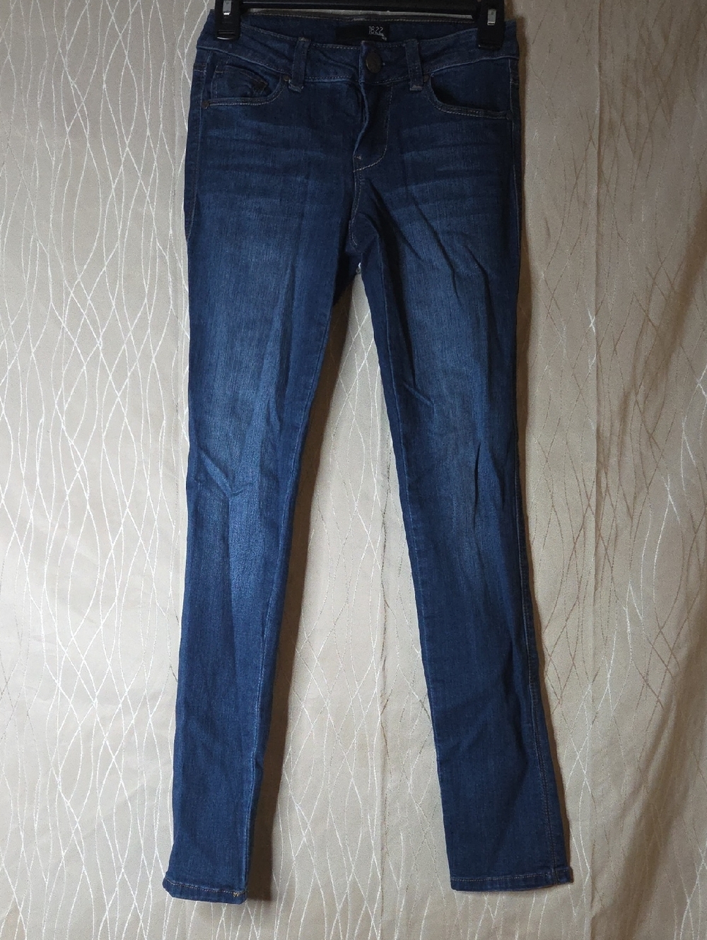 1822 Denim Women’s‎ Skinny Jeans in Dark Blue Wash